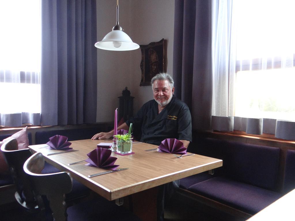 Hotel-Restaurant Zum Goldenen Hahnen Markgröningen Kültér fotó